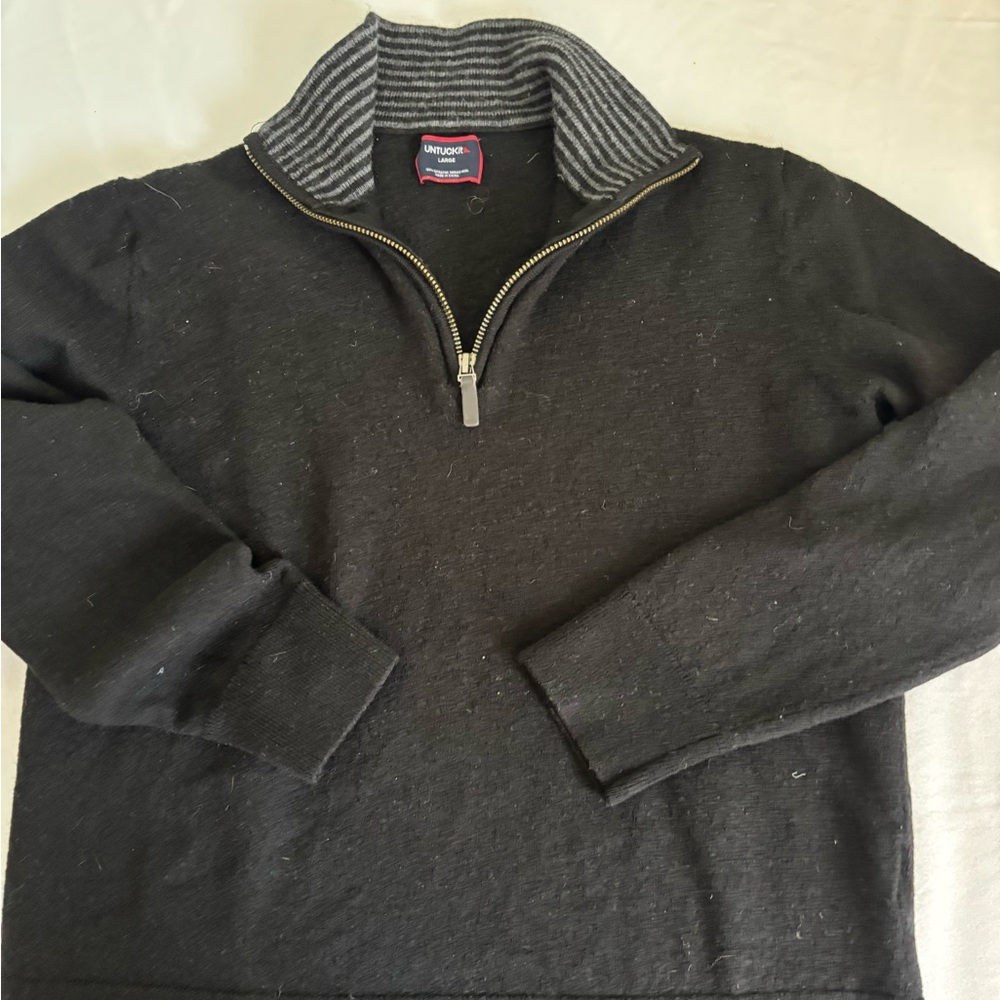 UNTUCKit Merino Wool Sweater in Black – Size L (Runs Small)